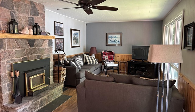 Enjoy an escape in an all season cottage on Lake Kamaniskeg in Barry's Bay