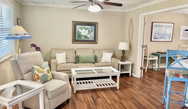 Enjoy an "Old Florida" property close to downtown.