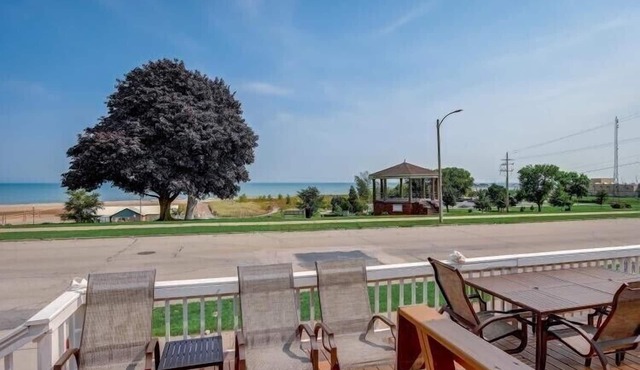 Enjoy Beachfront Living With family!