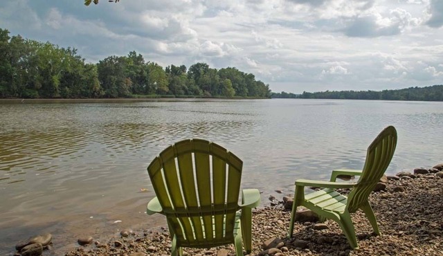 Enjoy Breezes on the James River, 2bdrm-1bath/15 minutes to downtown Richmond