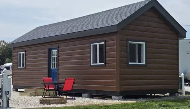 Enjoy cabin #64 at Heritage Acres Park with swimming, splash pad & more!