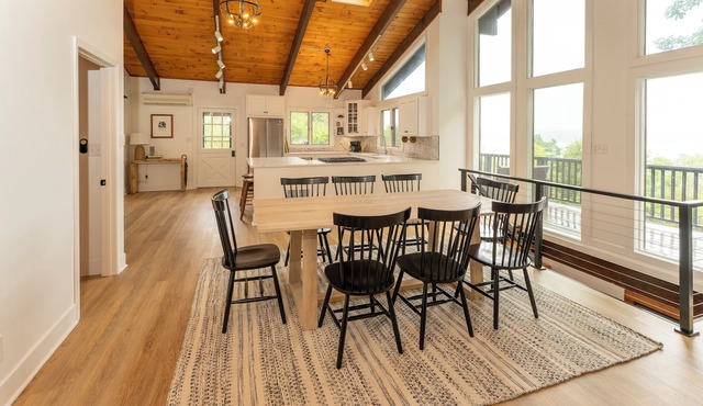 Enjoy Cabin Vibes & Lake Views, Close to Town, Lake & FLX Activities; EV Charger