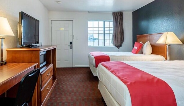 Enjoy Comfort and Convenience on your Vacation! Pets Allowed, FREE Breakfast!