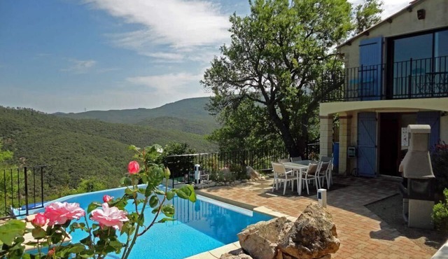 Enjoy complete peace and quiet in the French countryside