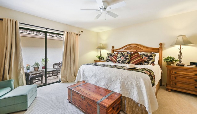 Enjoy Country Club Living ! 3BD, 3BA, 2500sqft