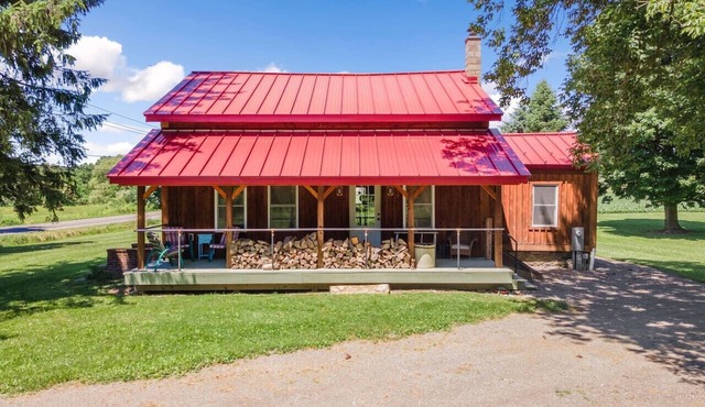 Enjoy country living at Chick’s Place!