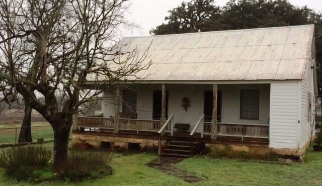 Enjoy Country Living at it's best. Located a short distance from San Antonio