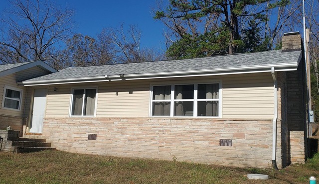 Enjoy Dry Creek: a 3-bedroom house offering escape from civilization