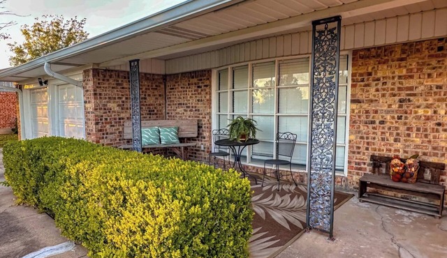 Enjoy farmhouse charm in this 4-bedroom, 2-bath ranch retreat minutes from downtown Gainesville, the Frank Buck Zoo, and local parks. Sleeps up to 10 with a bright open layout, cozy country feel, and plenty of space for families or group getaways.