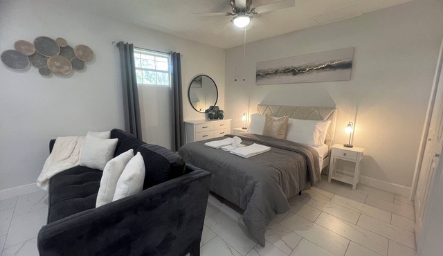 Enjoy in this beautiful and serene south Lakeland areanPerfect for 4 traveler