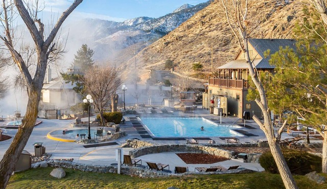 Enjoy Independence Day Week at Lake Tahoe, Hiking and Hot Spring