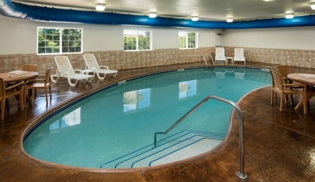 Enjoy Irish-Inspired Comfort at Cozy Room in Galena