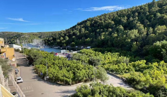 Enjoy KRK waterfalls, sun, beach and sea: Domicile Sunce Krka Studio