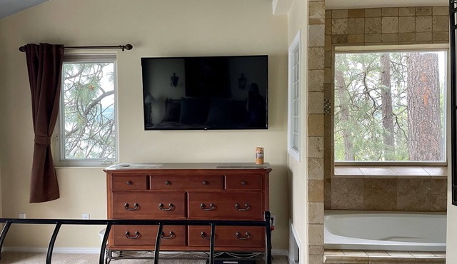 Enjoy Lake Life in Carlin Bay