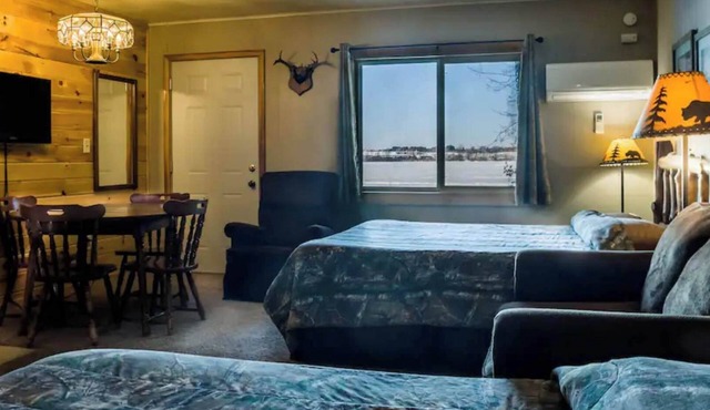 Enjoy lakeside relaxation in Room 11 - The Hunting Lodge - Curriers Lakeview