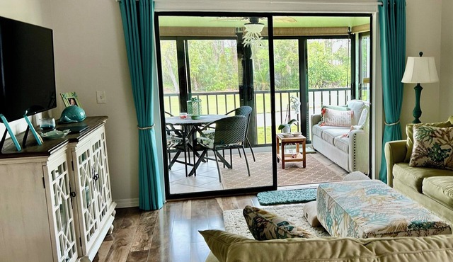 Enjoy life in the Sun. Two Bedroom, Two Bath Condo in Sarasota, Florida