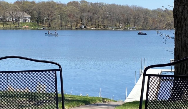 Enjoy Life On The Lake! Make Memories. Up to 8 guests.