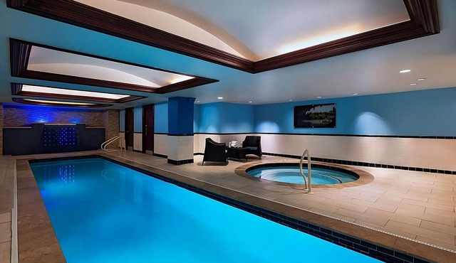 Enjoy Live Music and Culture! Pets Allowed, Swimming Pool, Near Zilker Park!