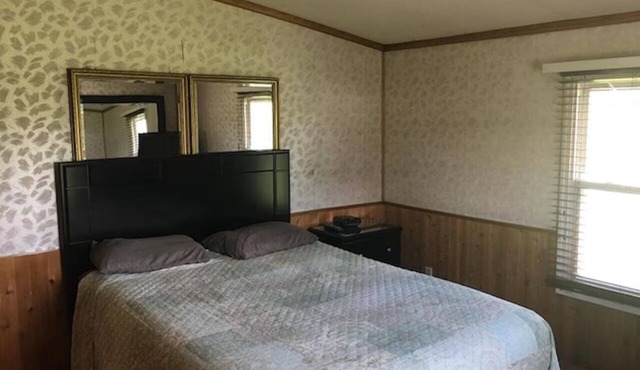 Enjoy Local Attractions from This 1BR Apartment with Kitchen + Free Parking