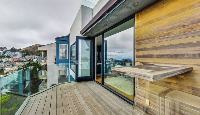 Enjoy luxury-level living in San Francisco, in this spacious, comfortable house with modern appointments, free street parking and gorgeous views.
