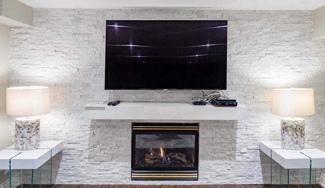 Enjoy Luxury Suite in Quiet Ravine Retreat. Enjoy yourself Book or request dates