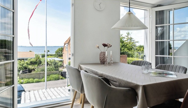Enjoy Møn from historic house