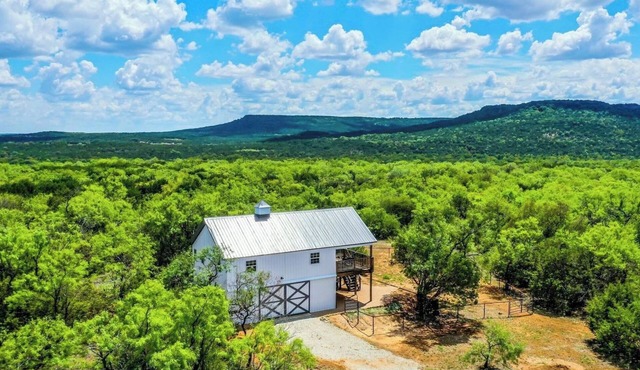 Enjoy nature at comfortable home with private beach on Brazos River!