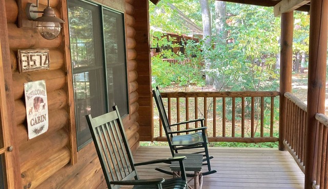 Enjoy our upscale, clean & well-equipped cabin in a beautiful setting.
