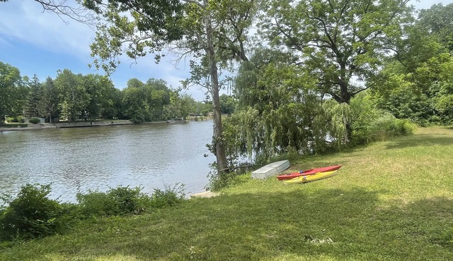 Enjoy peacefulness & nature in our pet friendly cottage along the St. Joe River.