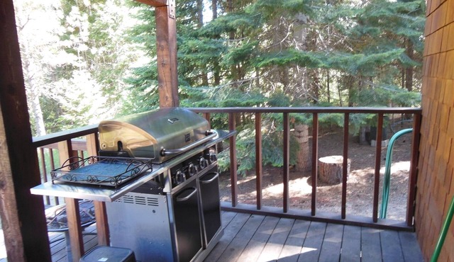 Enjoy Privacy in the Pines, Close to Golf Course