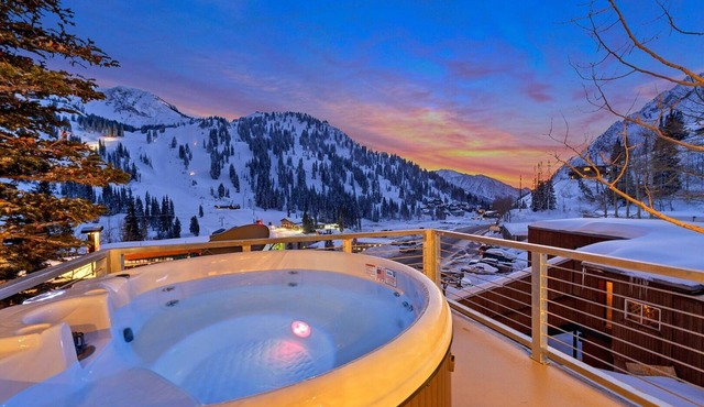 Enjoy pure luxury in Alta in this Contemporary Condominium with Hot Tub
