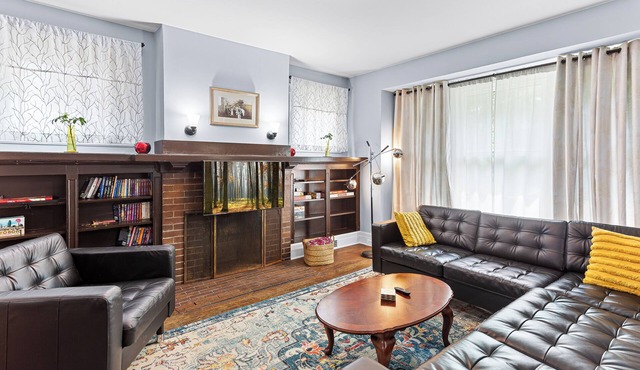 Enjoy quiet luxury near downtown and MoTown Museum