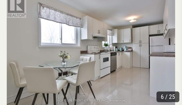 Enjoy restful nights in our 3 bedroom Newmarket home. nn