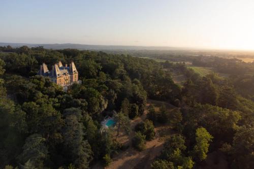 Enjoy spring at Chateau de Monbrison, apartment for four guests