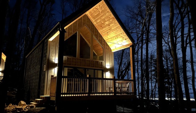 Enjoy Spring in Cozy Mountain Cottage 1