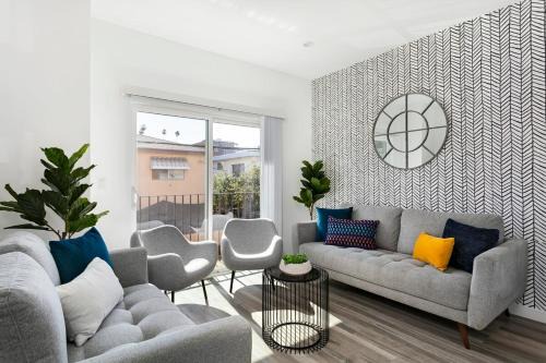 Enjoy Stylish 4BR Townhouse Sleeps 8 with Wi-Fi