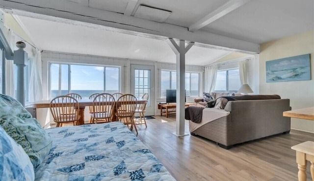 Enjoy sunrises on the Private Beach - 4 bedrooms