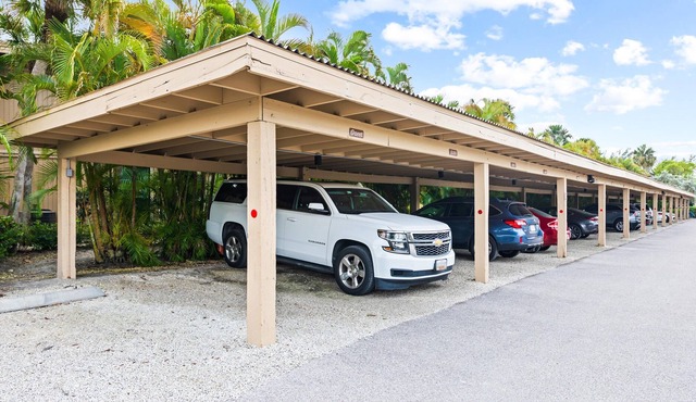 Enjoy sunsets at spacious condo by Bowman's Beach B105