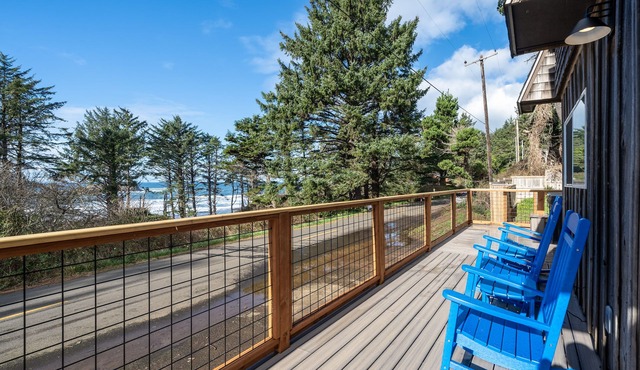 Enjoy sunsets from the hot tub after surfing & beachcombing at Otter Rock Oasis!