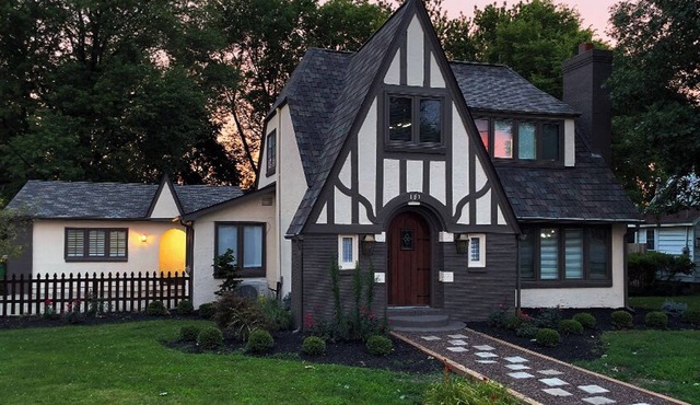 Enjoy the ambiance of Poplar Cottage at Grand Park!