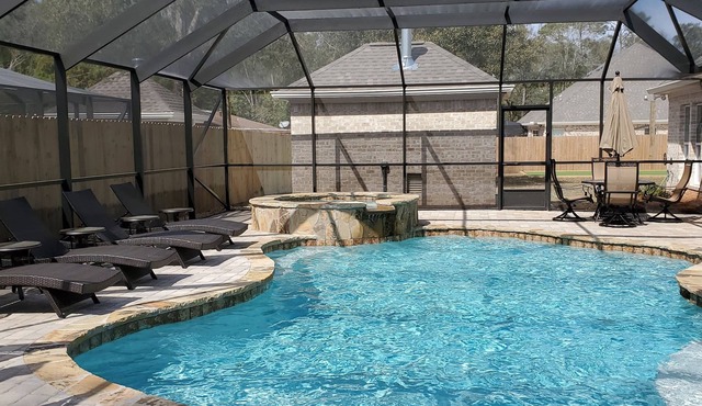 ENJOY THE BEACH & BOOK SUMMER VACATION ~ Sleeps 24/7BR/6BA Priv Pool, Volleyball