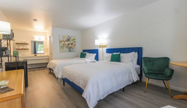 Enjoy the charm of Suite Number 11 at GloryDayz!