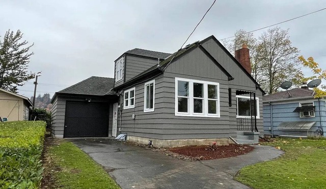 Enjoy the comfort of this four bedroom home in NE Portland/Roseway Neighborhood!