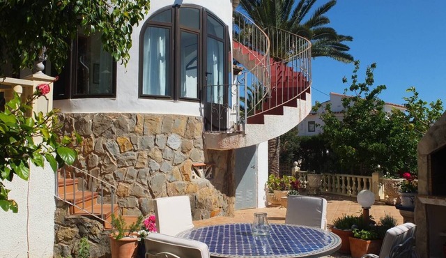 Enjoy the Costa Blanca in our vacation home with sea views