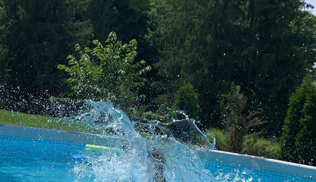 Enjoy the Country Retreat to unwind & relax in the heart of the city.