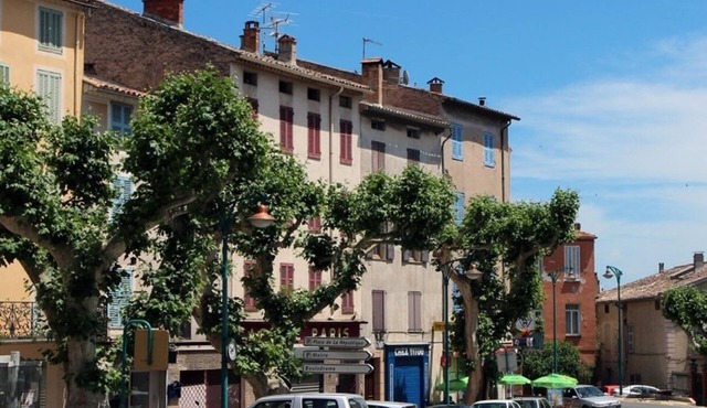 Enjoy the diversity of Provence's landscapes and its nature activities