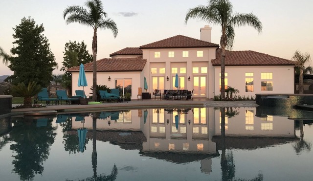 Enjoy The Fresh Air With Spectacular Views In The Heart Of Wine Country