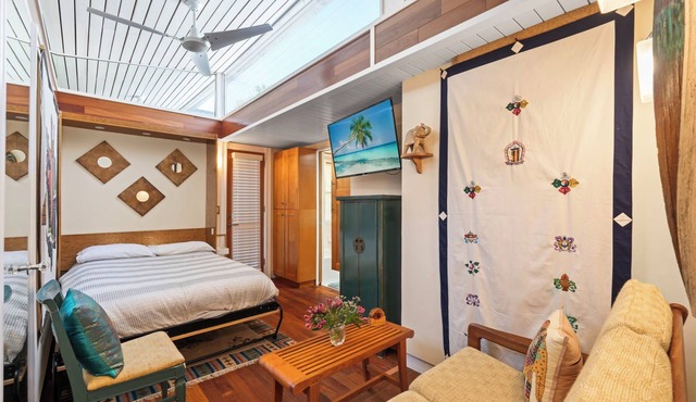 Enjoy the Guest Suite situated on a lush oceanfront property in Atlantic Beach