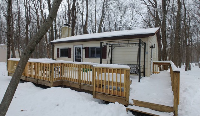 Enjoy the Hideout for a Perfect Snowy Retreat!