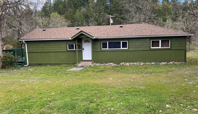 Enjoy the Hobbit House! nCharming 2-bedroom 1-bathroom house in Kerby, Oregon